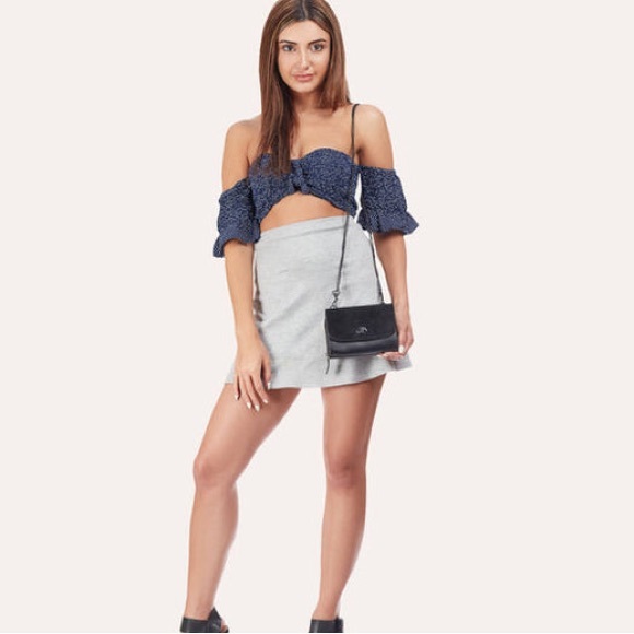 KIKO LEATHER TWO-TONE CROSSBODY | BLACK small wallet bag chain strap - Picture 13 of 16